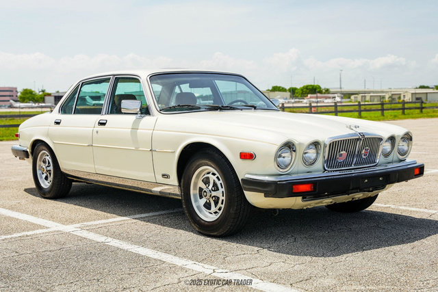 Used 1987 Jaguar XJ6 RWD image 12
