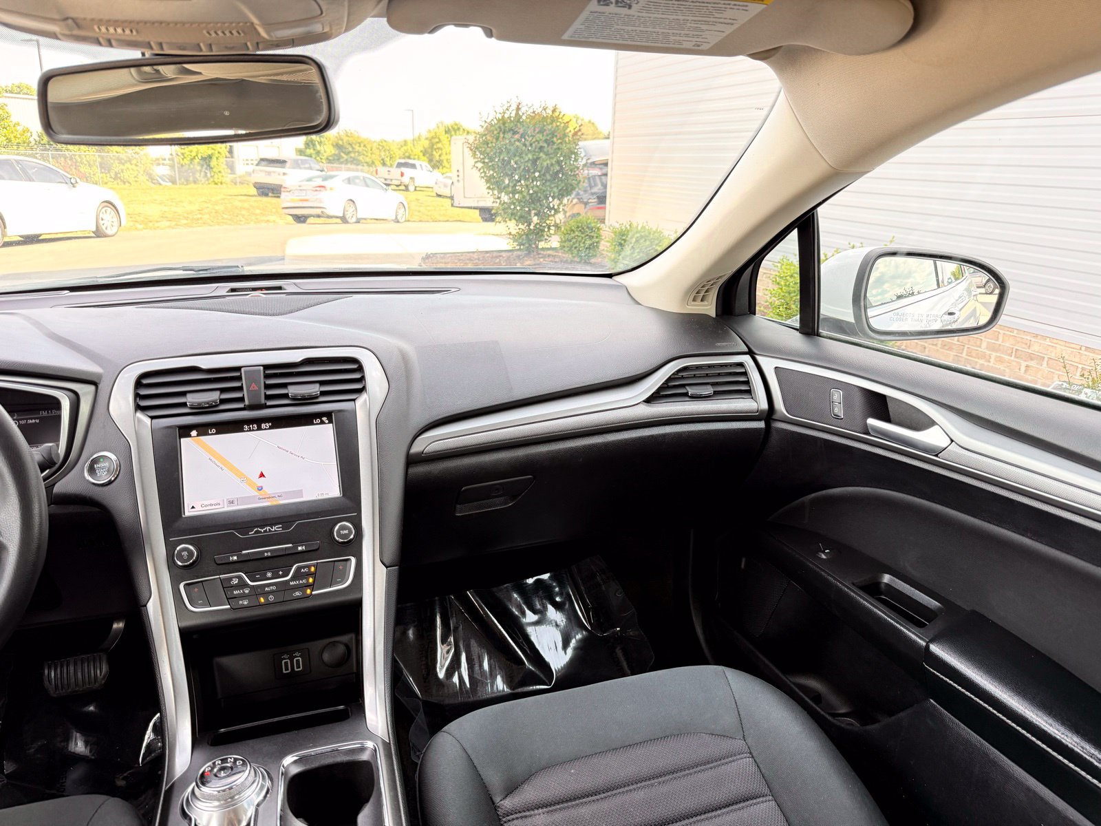 Used 2019 Ford Fusion SE FWD image 24