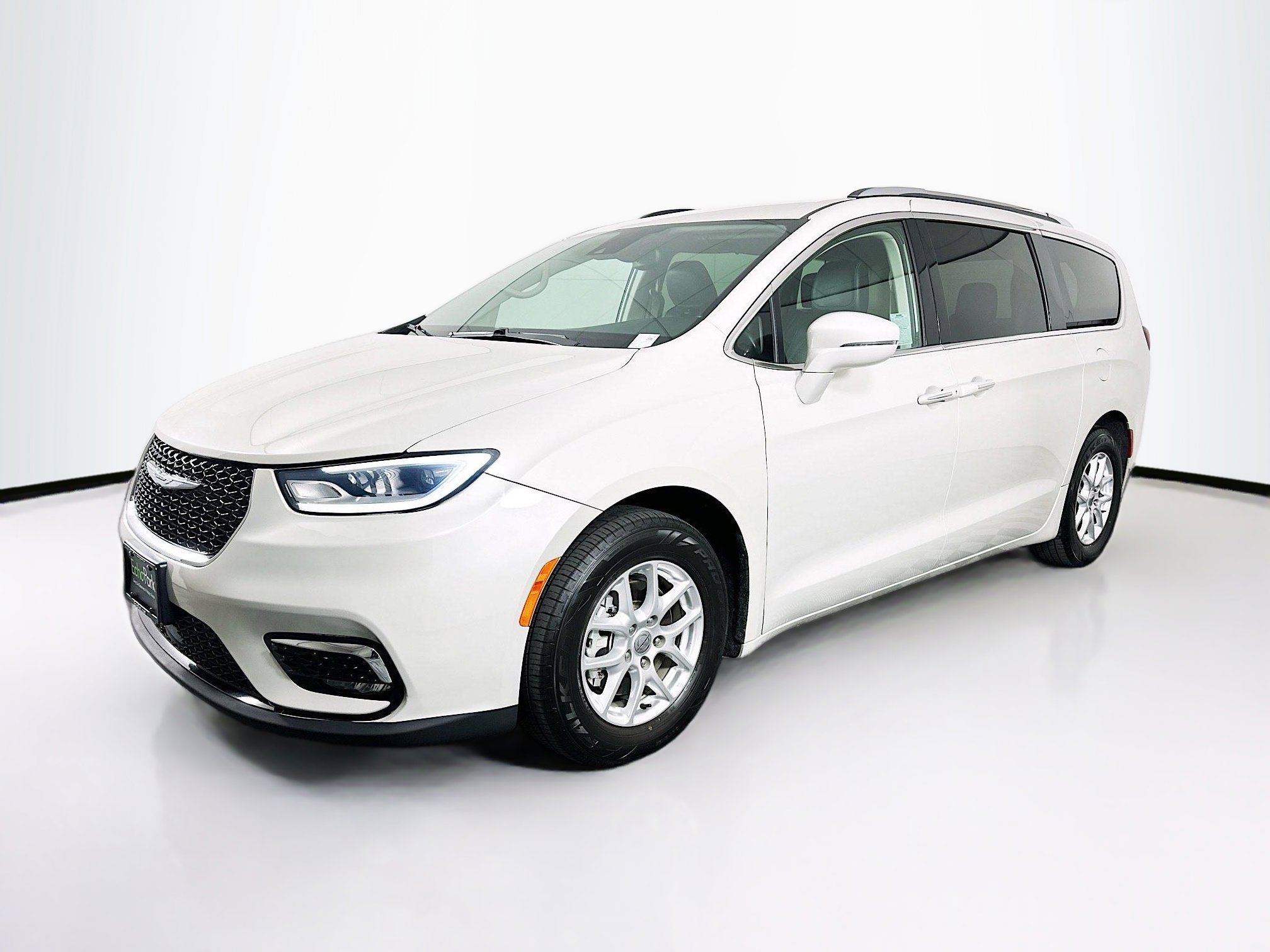 Used 2021 Chrysler Pacifica Touring-L image 3