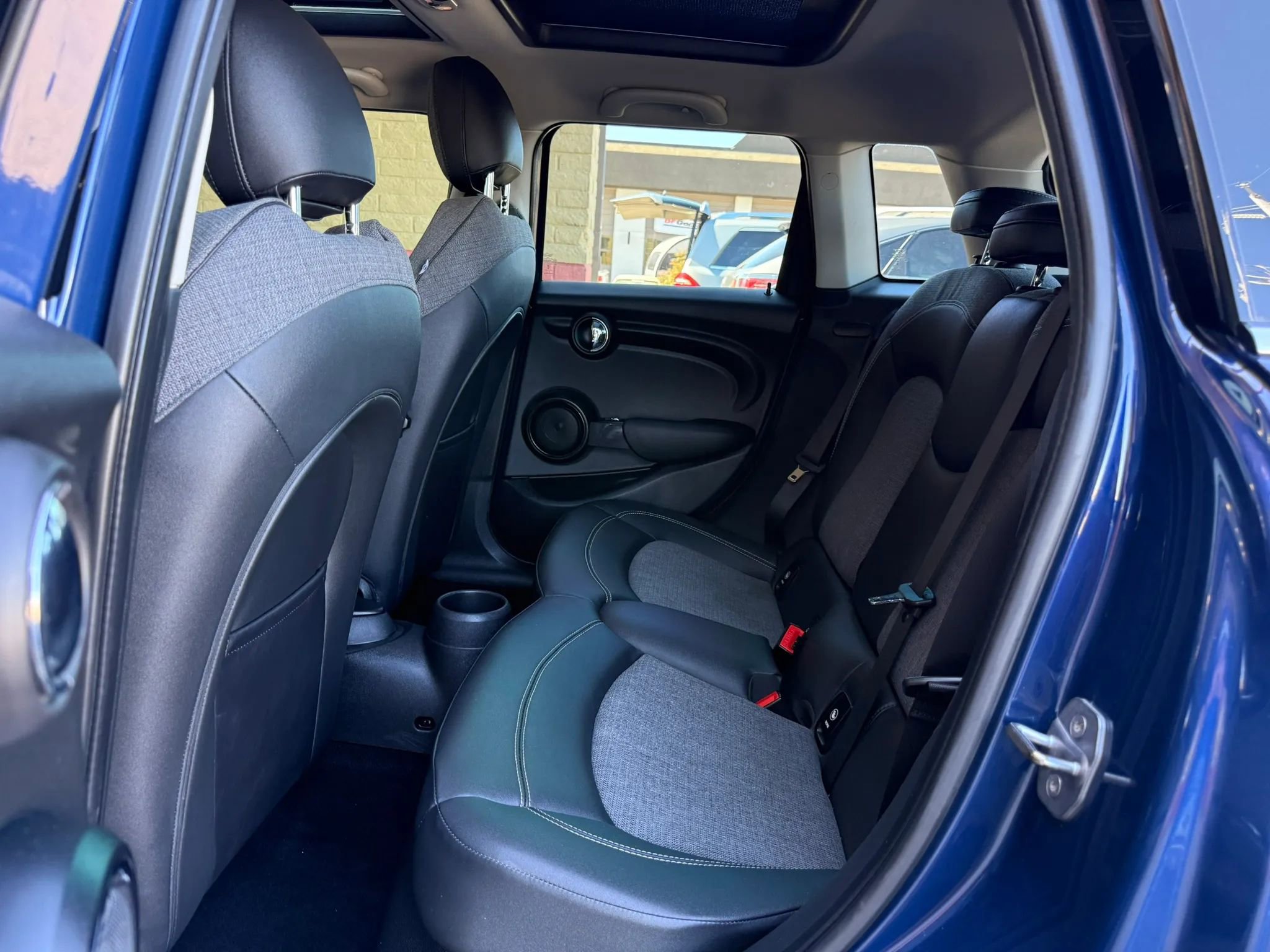 Used 2015 MINI Cooper 4-Door Hardtop image 20