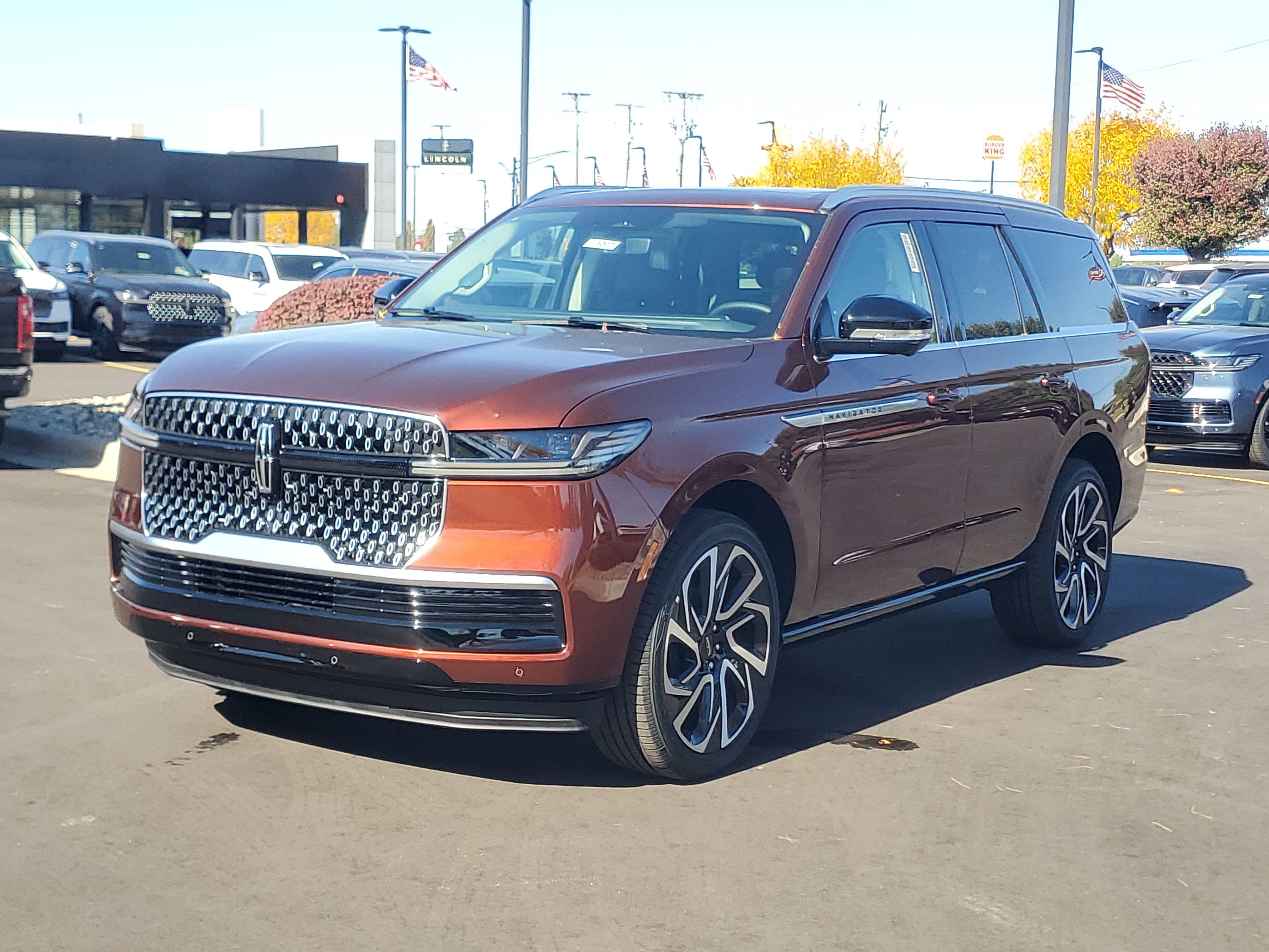 New 2027 Lincoln Navigator Reserve AWD/4WD image 2