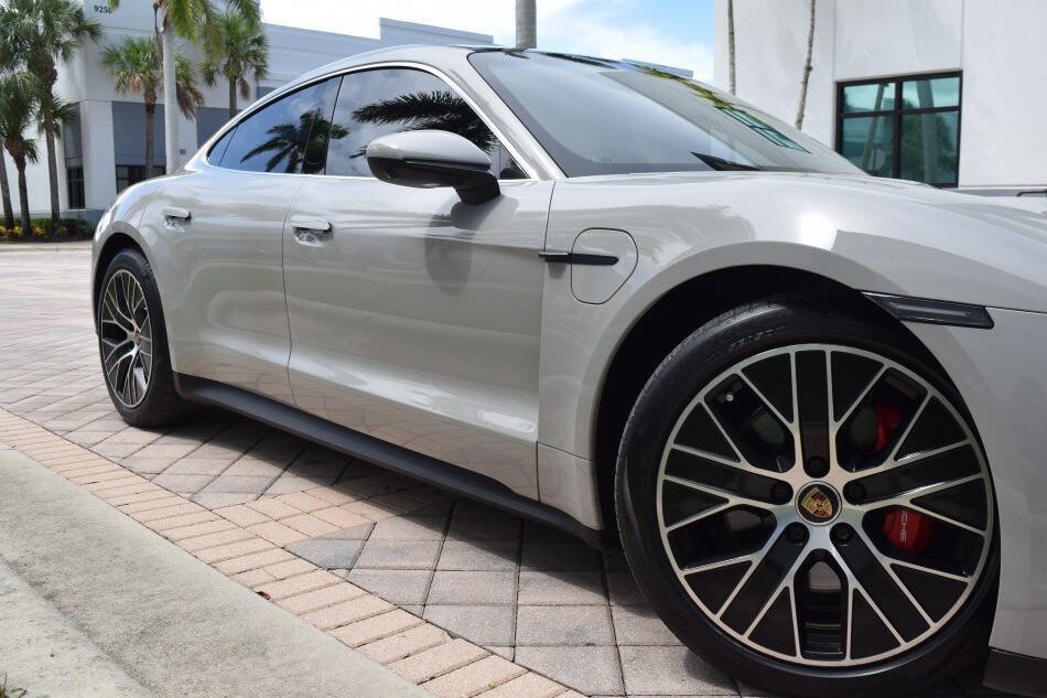 Used 2021 Porsche Taycan 4S AWD/4WD image 17