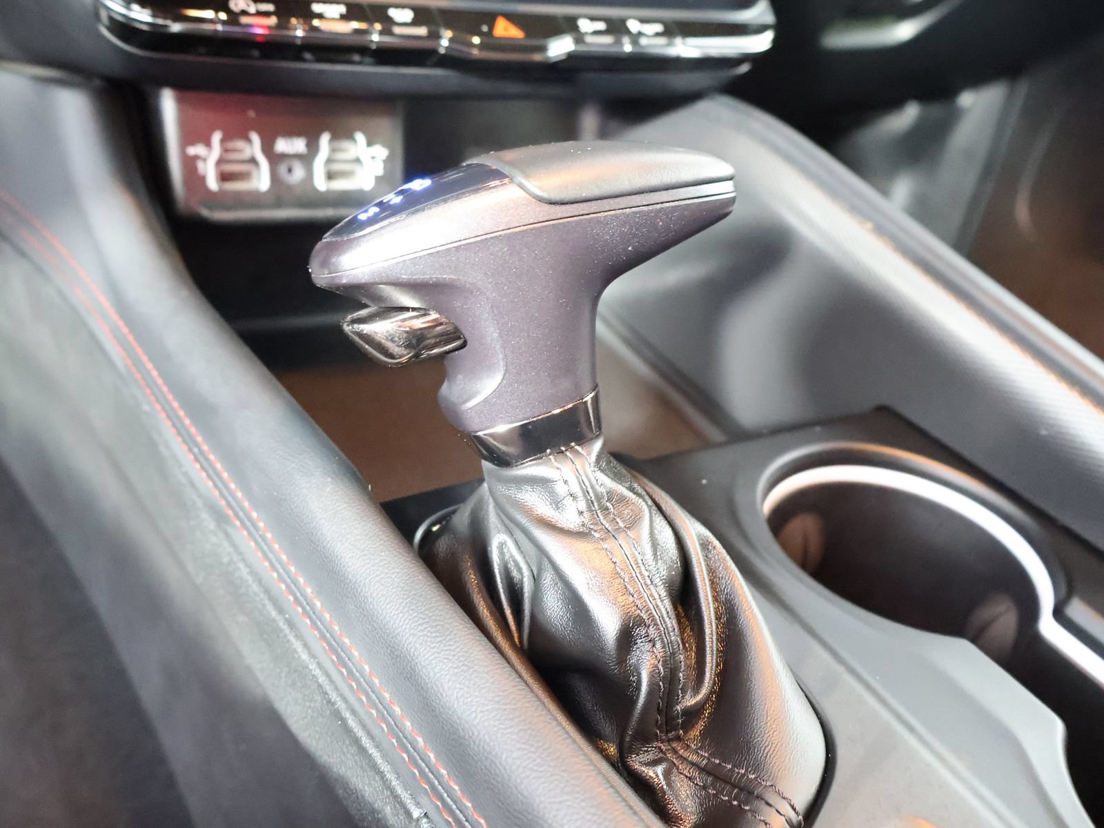 Used 2025 Dodge Durango GT RWD image 34