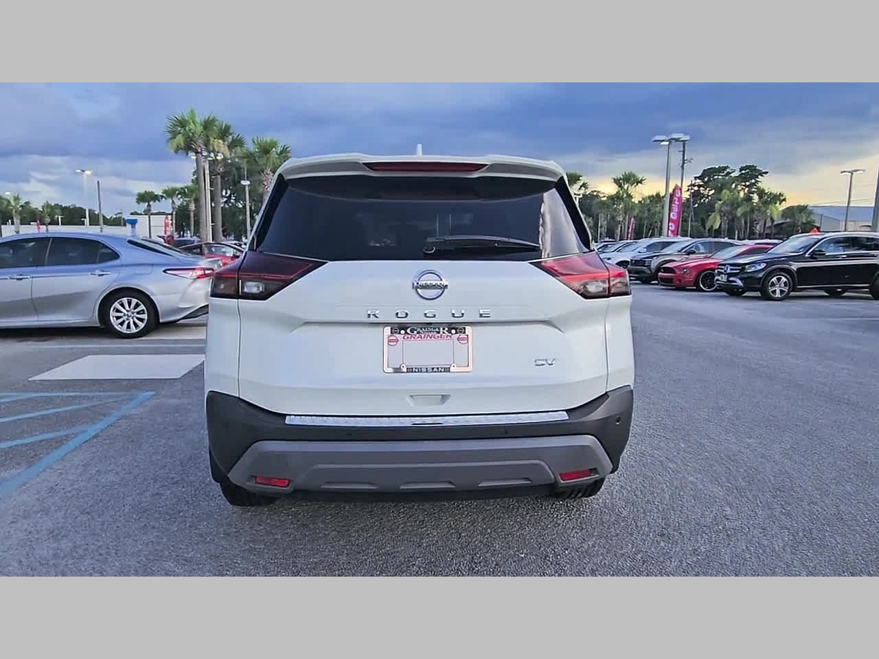 Used 2021 Nissan Rogue SV w/ Premium Package FWD image 31