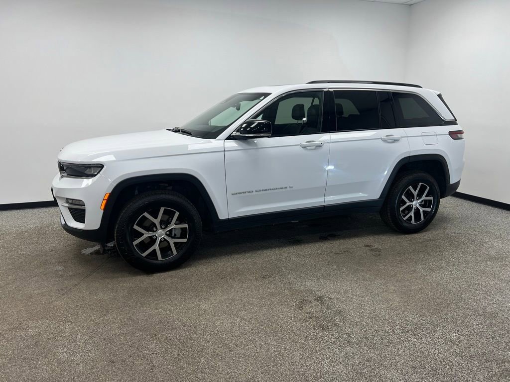 Used 2024 Jeep Grand Cherokee Limited image 20