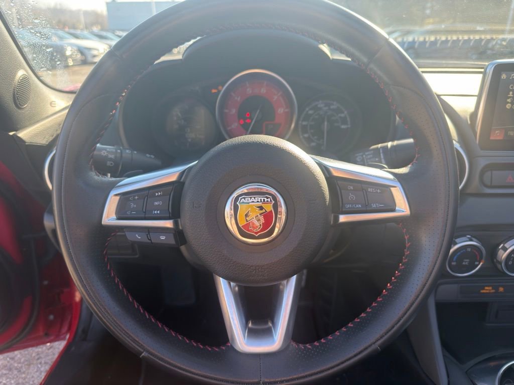 Used 2018 FIAT 124 Spider Abarth w/ Convenience Group image 17