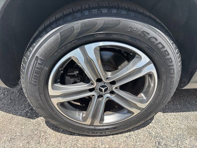 Used 2017 Mercedes-Benz GLC 300 4MATIC w/ Premium 3 Package image 10