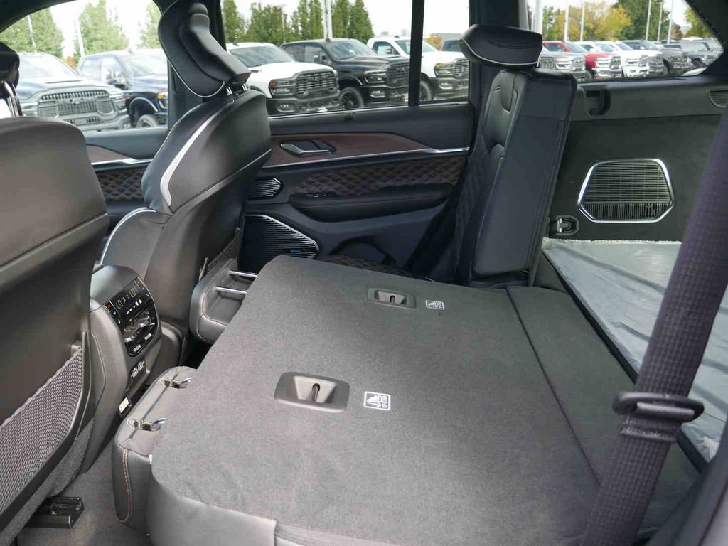 New 2025 Jeep Grand Cherokee Summit w/ Adv Protech Group IV image 13