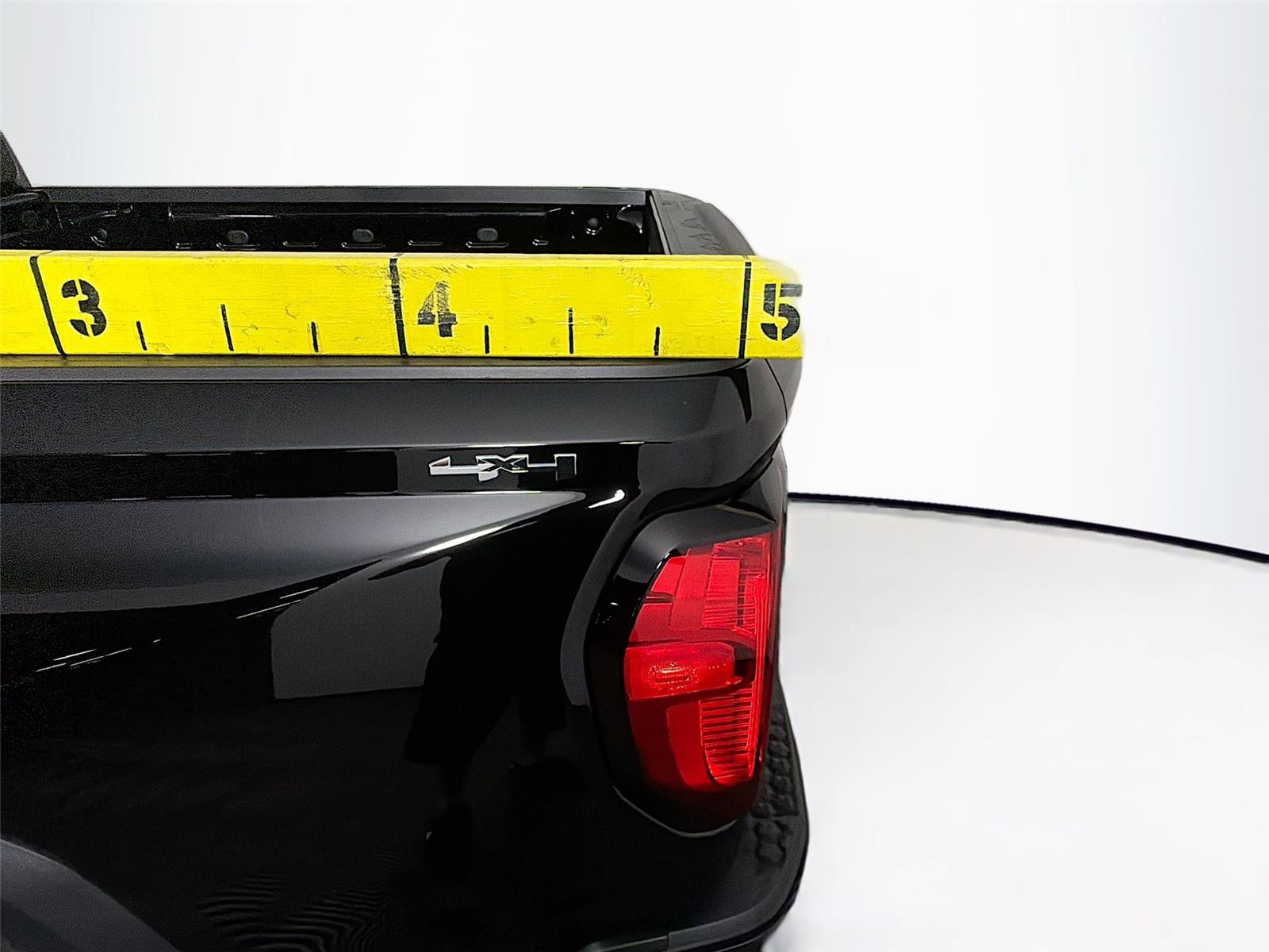 New 2025 GMC Canyon Elevation w/ Convenience Package image 32