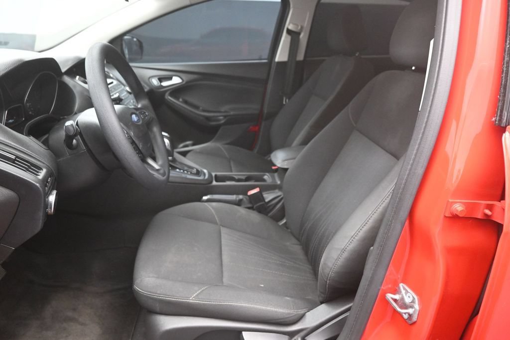 Used 2016 Ford Focus SE FWD image 16