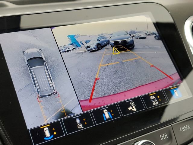 Used 2023 Chevrolet Equinox Premier image 16