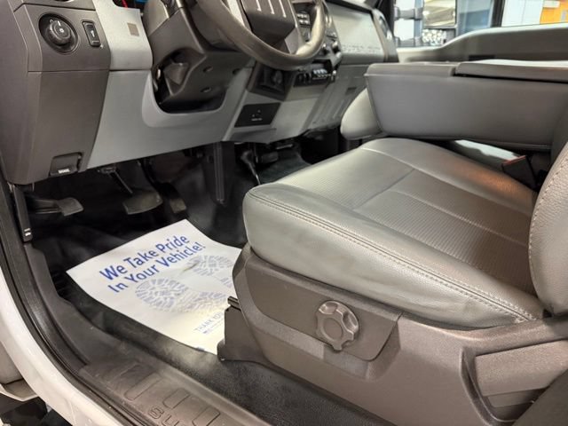 Used 2015 Ford F550 4x4 Regular Cab Super Duty image 8