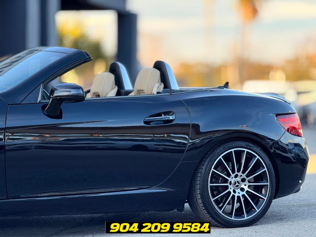 Used 2018 Mercedes-Benz SLC 300 image 3