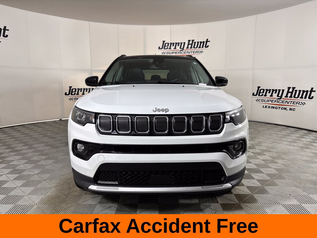 Used 2022 Jeep Compass Limited w/ Sun and Sound Group AWD/4WD image 3