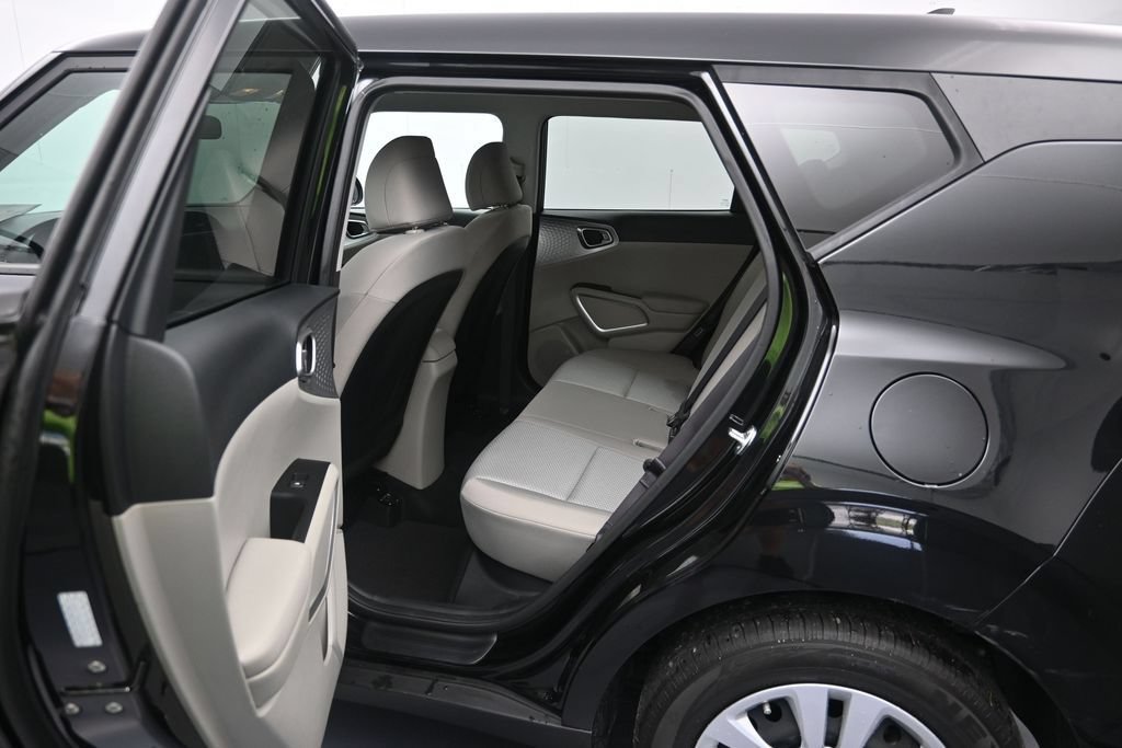 Used 2024 Kia Soul LX FWD image 22