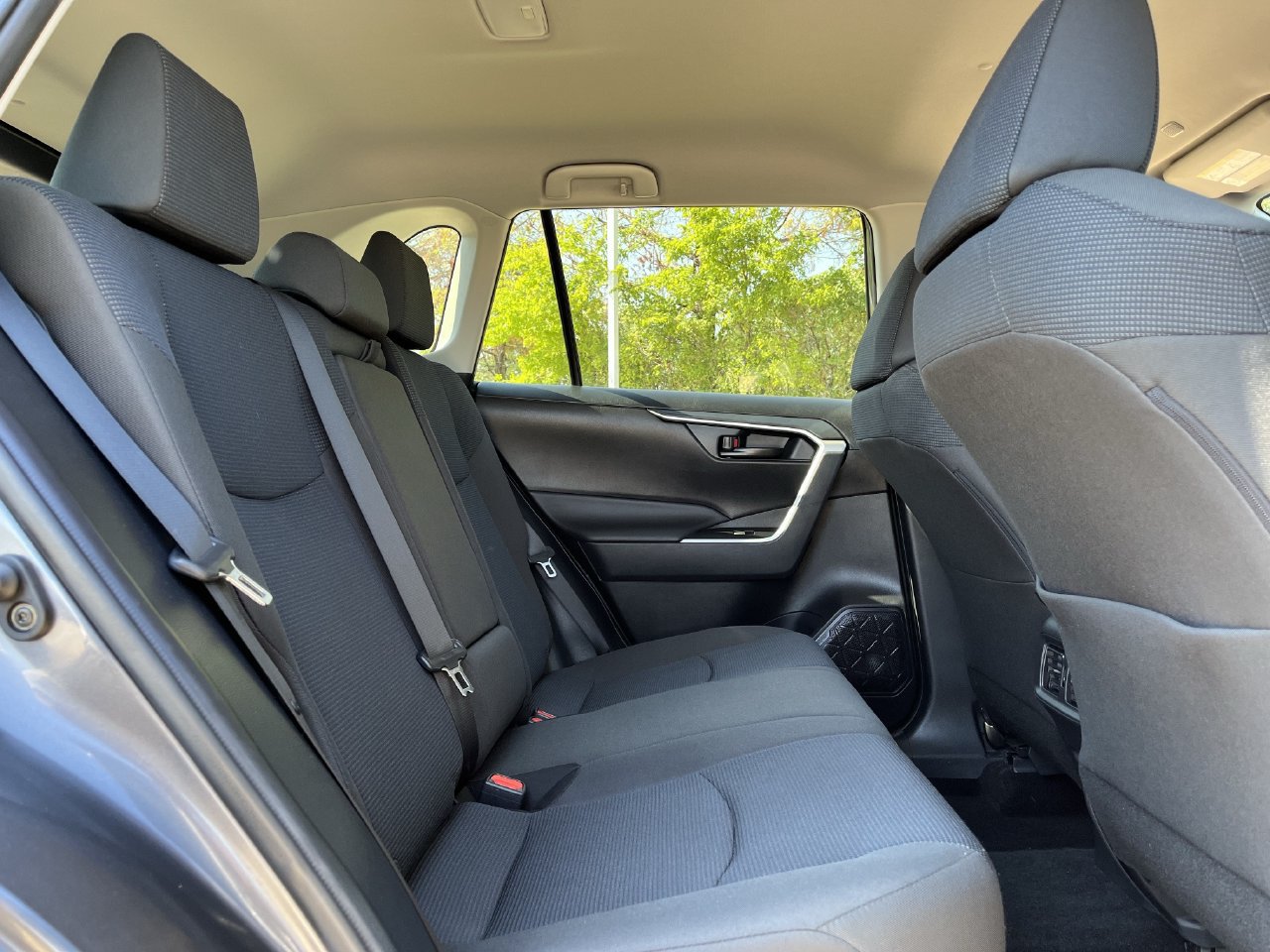 Used 2024 Toyota RAV4 LE FWD image 27