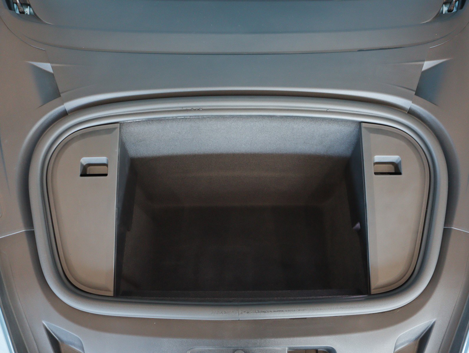 Used 2025 Porsche Taycan image 25