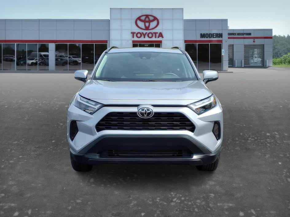 Used 2025 Toyota RAV4 XLE image 2