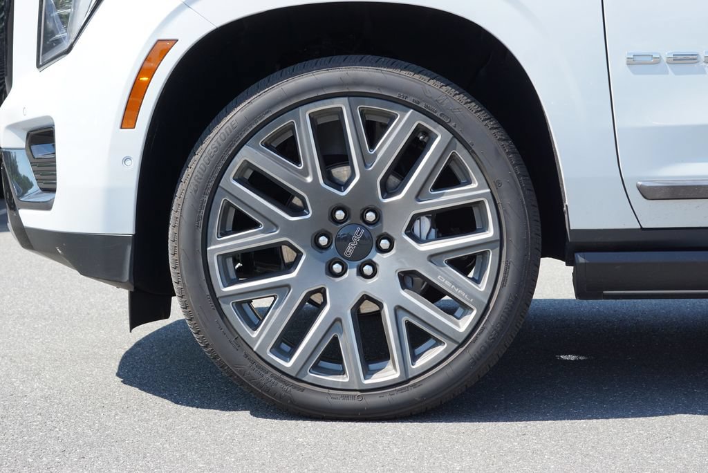 Used 2026 GMC Yukon XL Denali Ultimate AWD/4WD image 9
