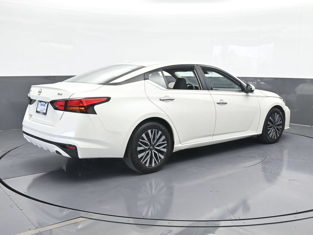 Used 2023 Nissan Altima 2.5 SV FWD image 6