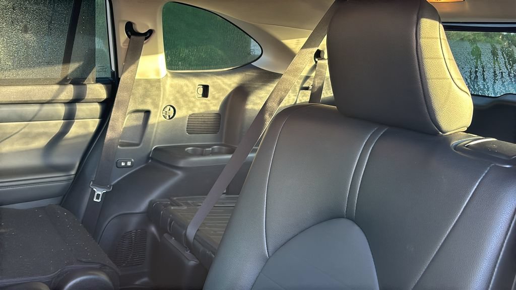 Used 2025 Toyota Highlander XLE AWD/4WD image 29