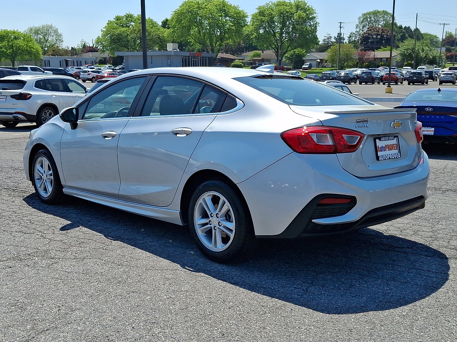 Used 2018 Chevrolet Cruze LT w/ Sun And Sound Package FWD image 4