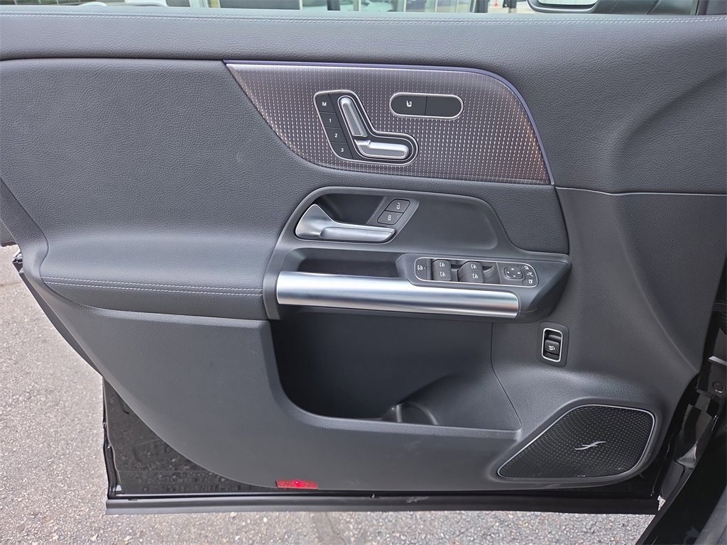 Certified 2023 Mercedes-Benz GLA 250 4MATIC w/ Premium Package image 19