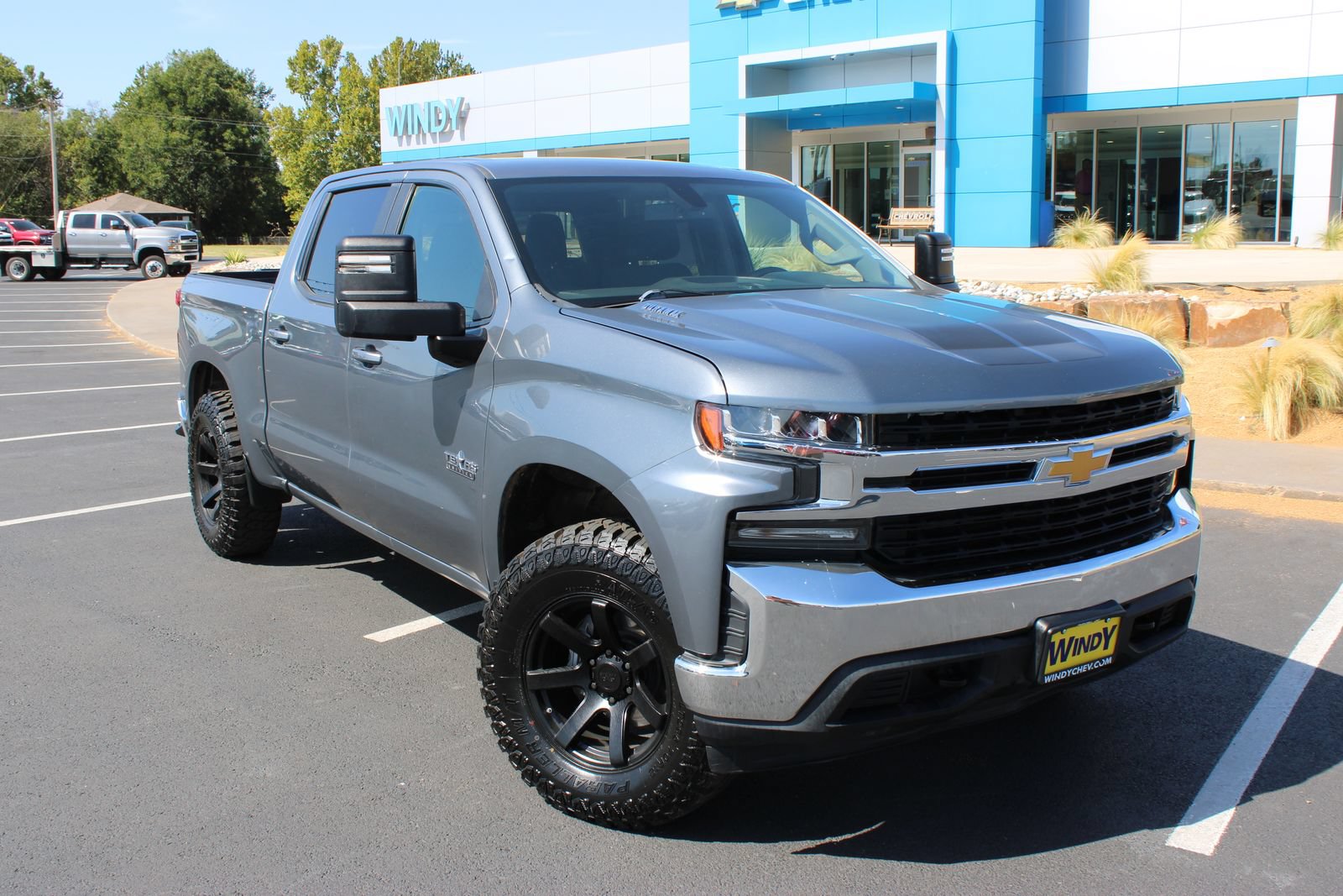 Used 2020 Chevrolet Silverado 1500 LT w/ Texas Edition AWD/4WD image 2