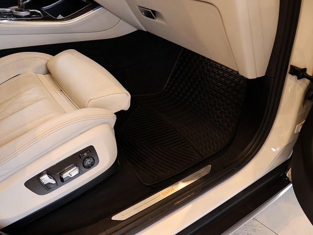 Used 2023 BMW X5 xDrive45e w/ Executive Package image 61