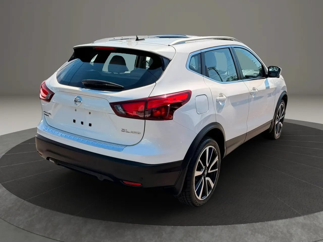 Used 2019 Nissan Rogue Sport SL AWD/4WD image 3
