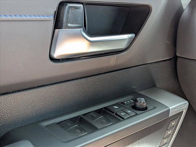 Used 2023 Toyota Tundra Platinum image 4