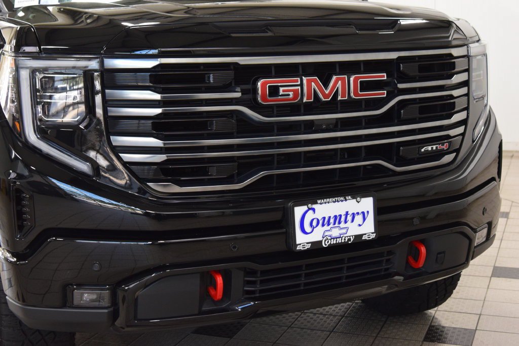 Used 2025 GMC Sierra 1500 AT4 w/ AT4 Premium Package AWD/4WD image 13
