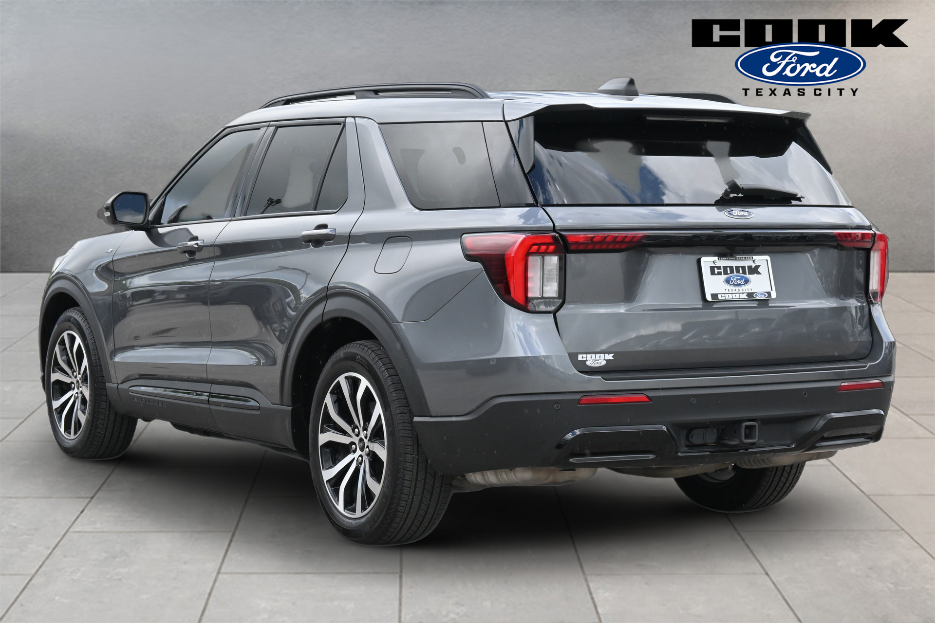 Certified 2025 Ford Explorer ST-Line RWD image 4