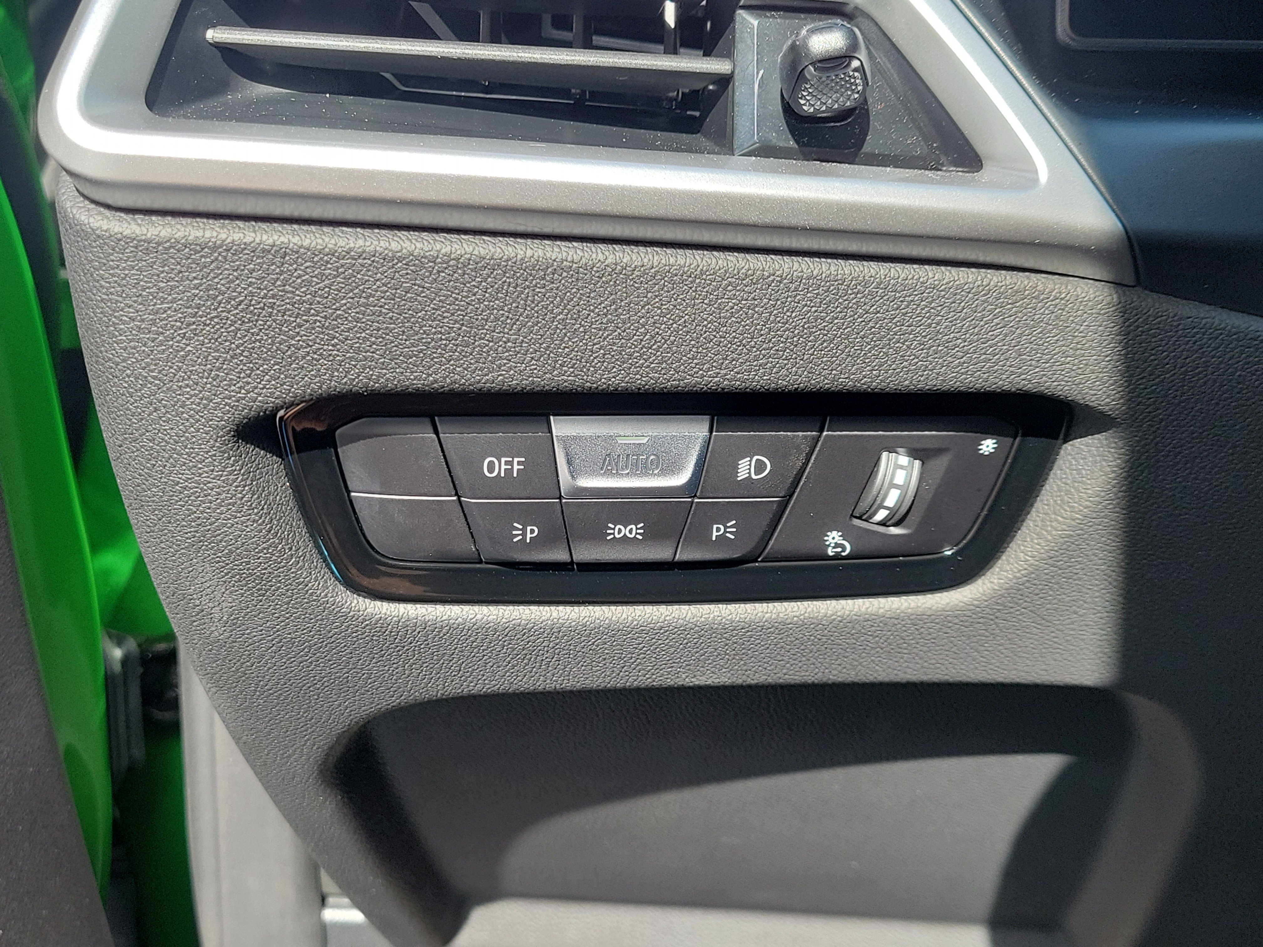 Used 2026 BMW M2 w/ Lighting Package RWD image 23