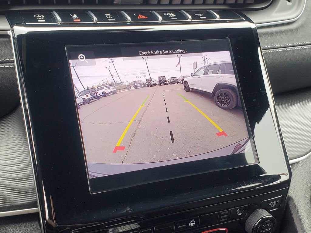 Used 2024 Jeep Grand Cherokee Altitude image 21