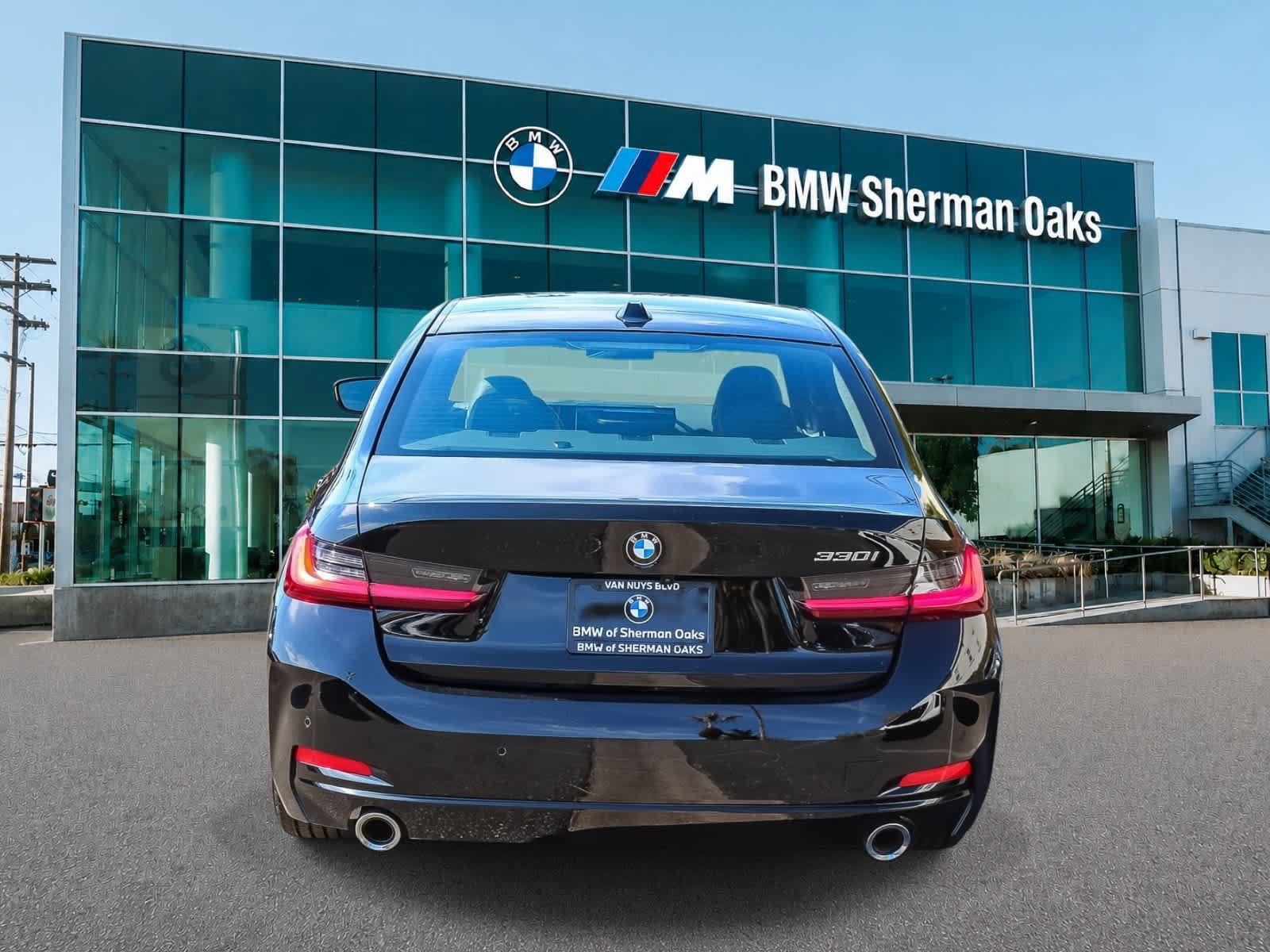 Used 2026 BMW 330i Sedan w/ Convenience Package RWD image 5