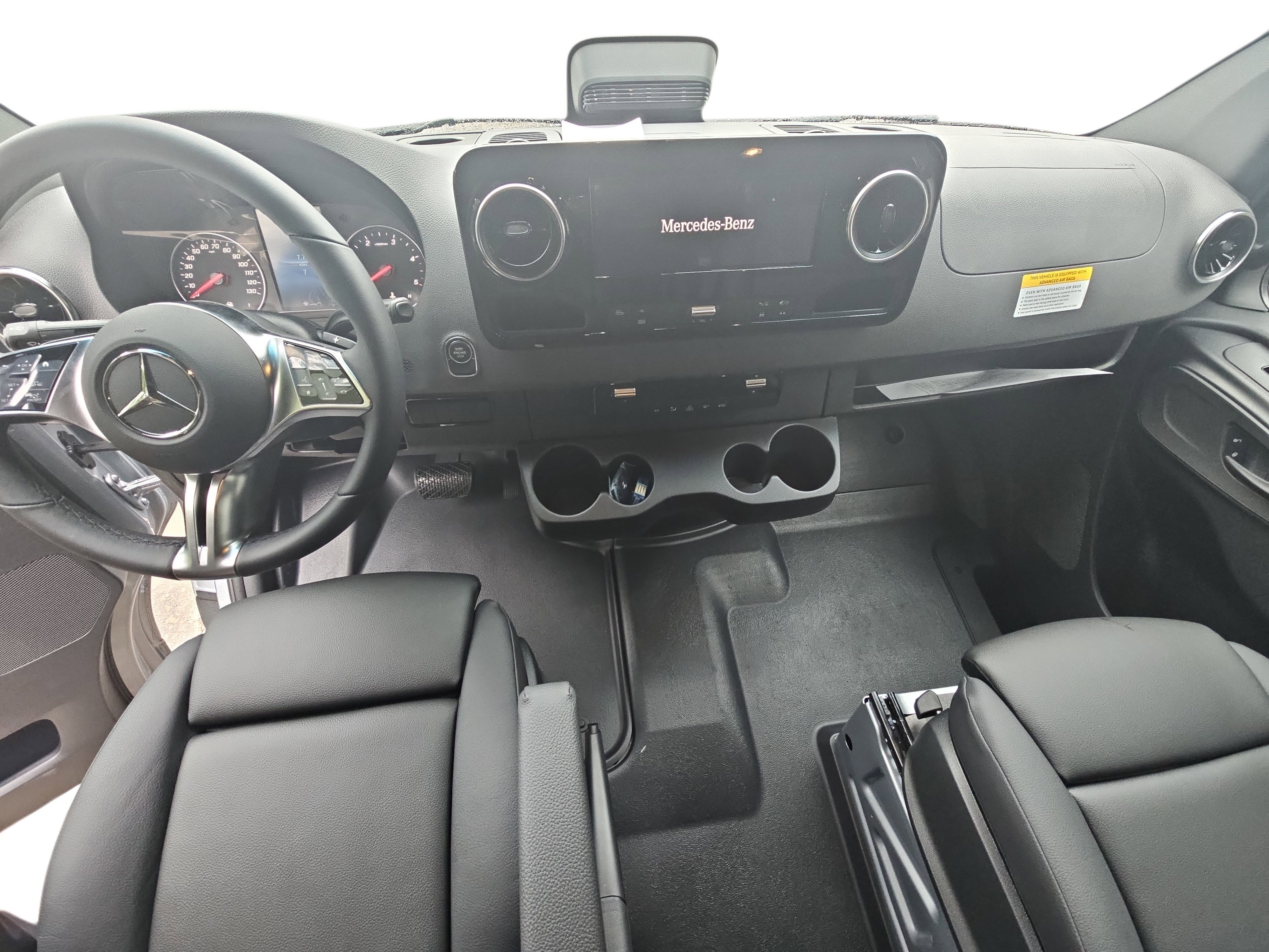 New 2025 Mercedes-Benz Sprinter 2500 image 9