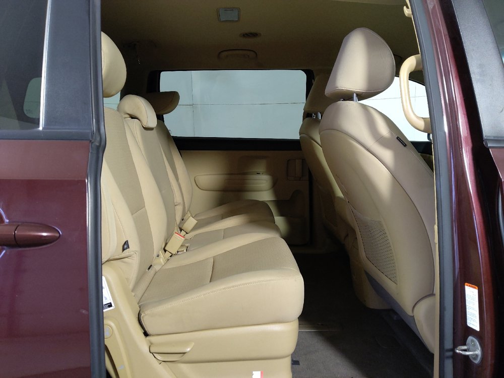 Used 2017 Kia Sedona LX FWD image 19