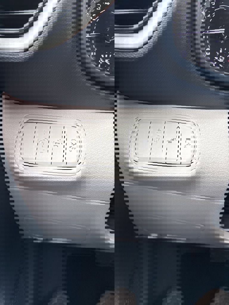 Used 2020 Hyundai Venue image 23