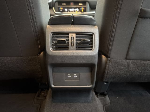 Used 2025 Nissan Rogue SV FWD image 17