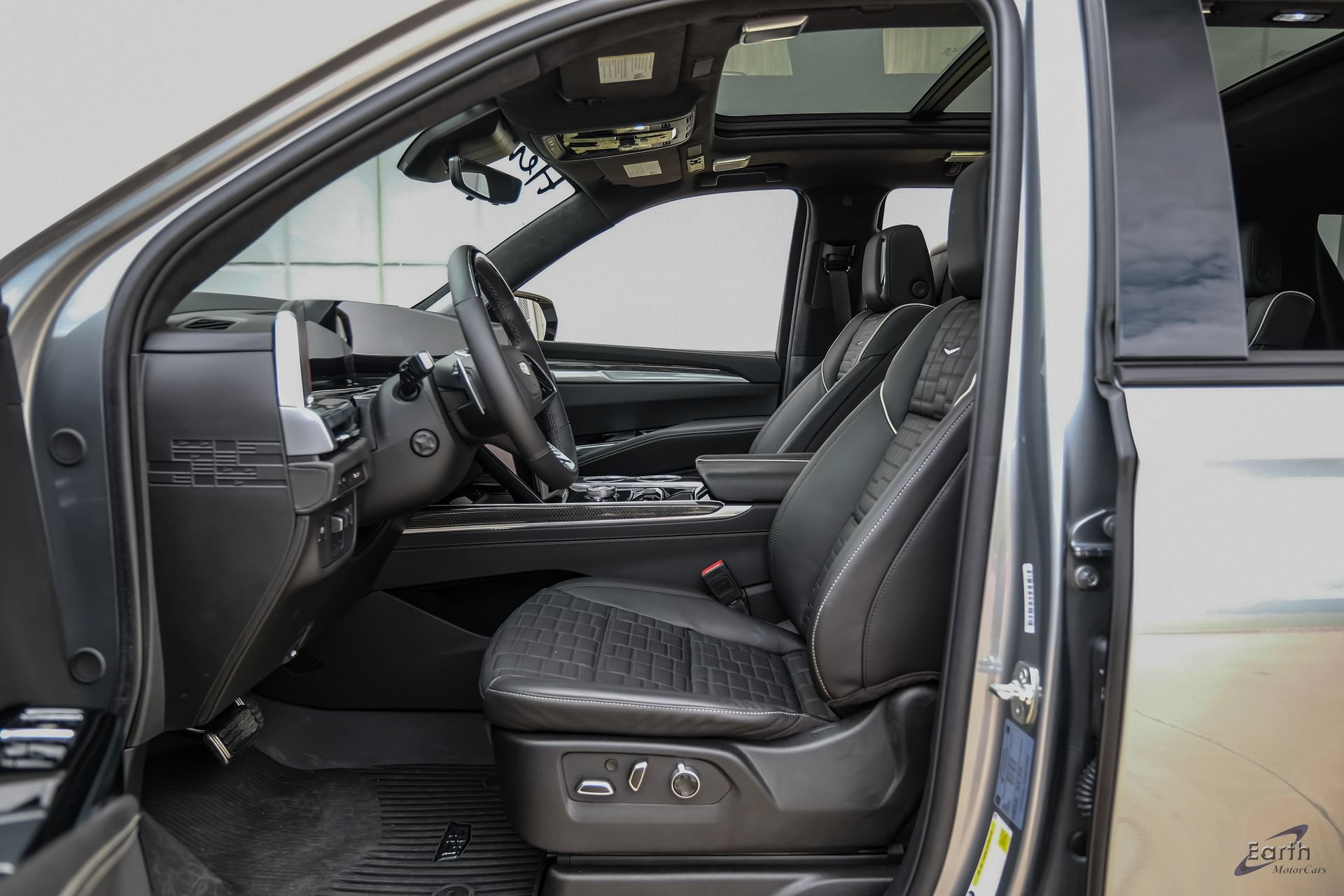 Used 2025 Cadillac Escalade V w/ LPO, Floor Liner Package AWD/4WD image 35