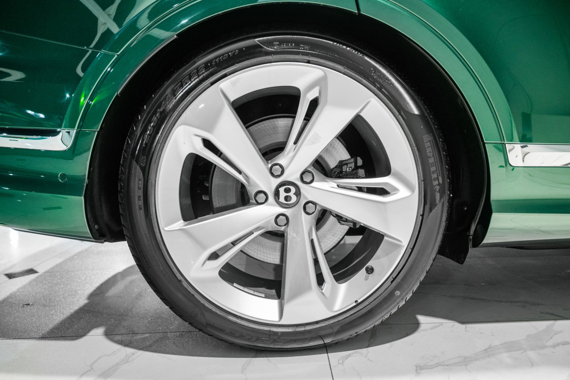 New 2025 Bentley Bentayga image 15