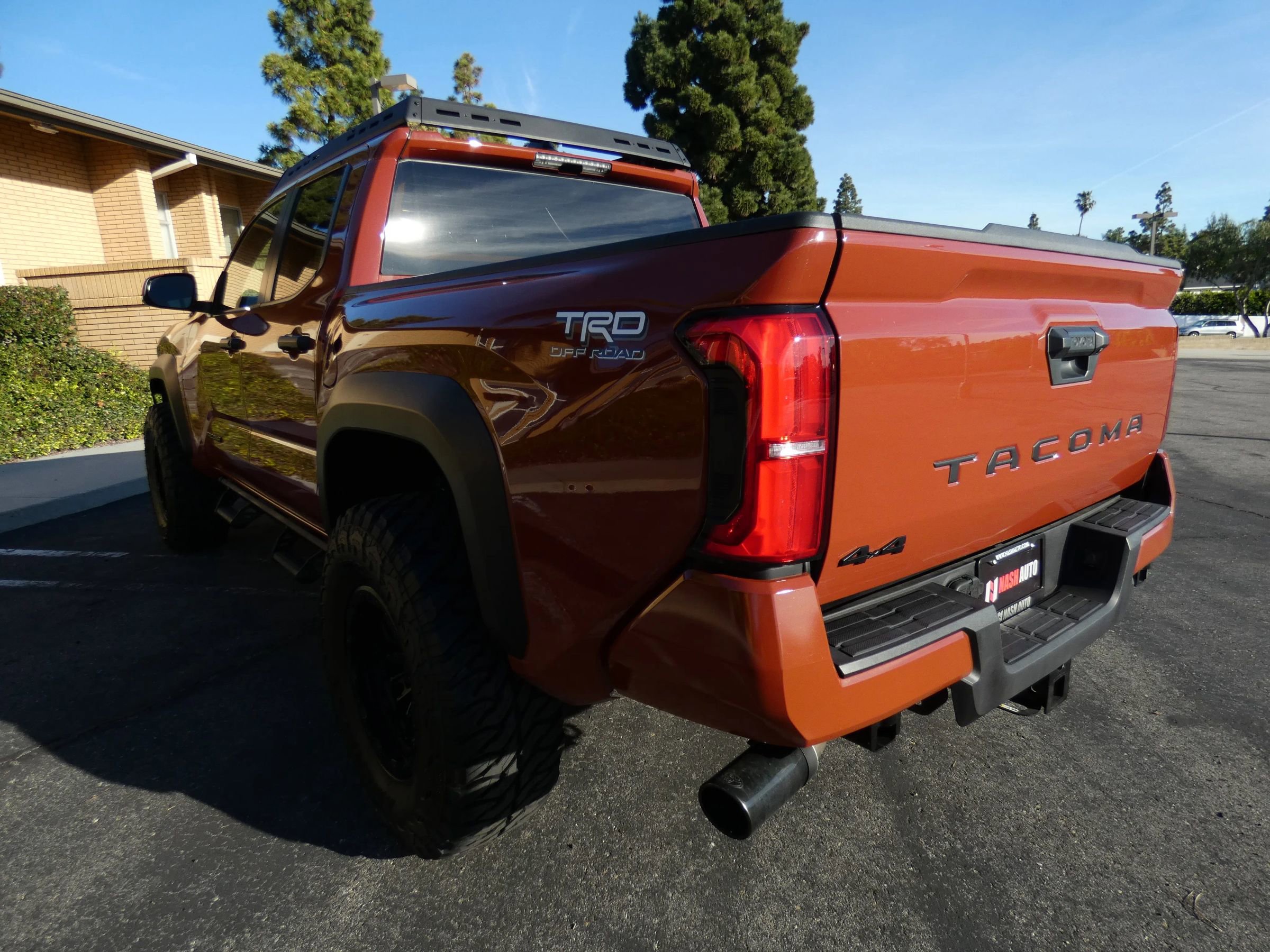 Used 2025 Toyota Tacoma TRD Off-Road image 11