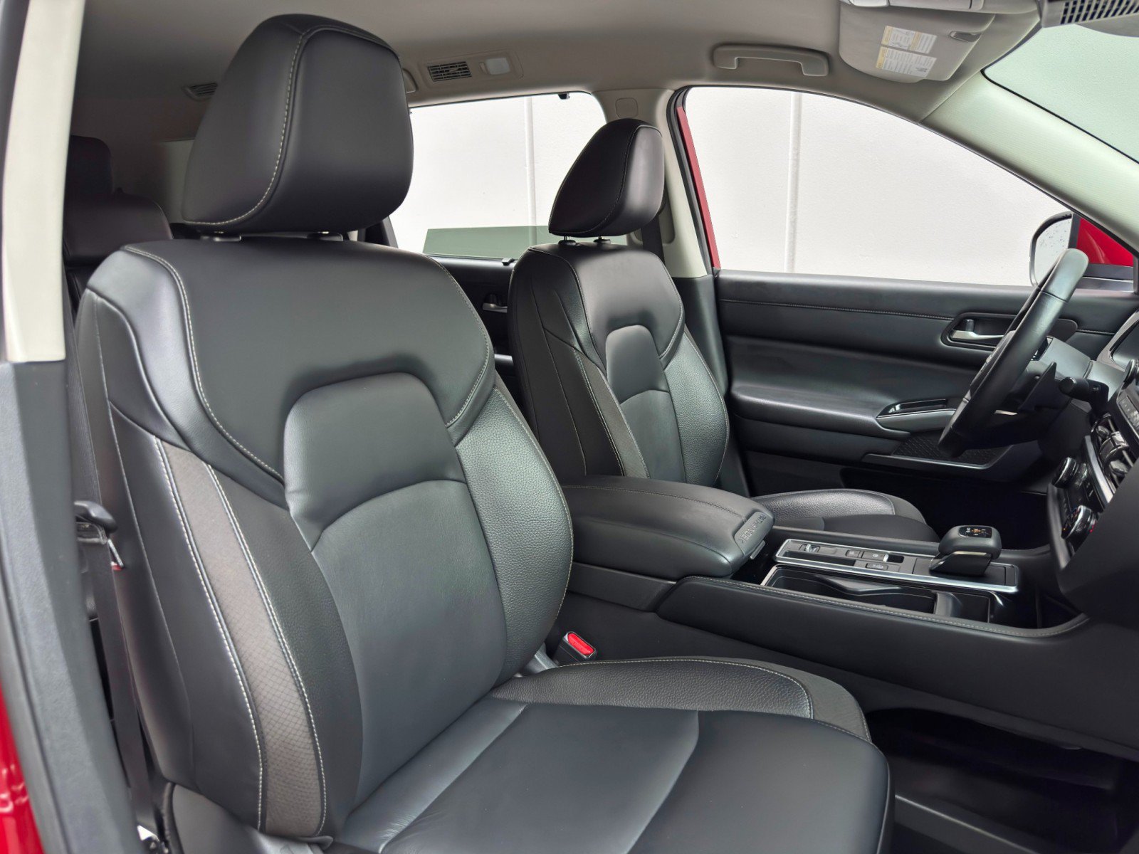 Used 2023 Nissan Pathfinder SL FWD image 35
