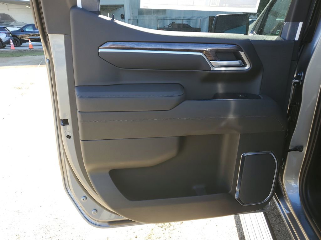 New 2026 Chevrolet Silverado 1500 LTZ w/ LTZ Premium Package image 16