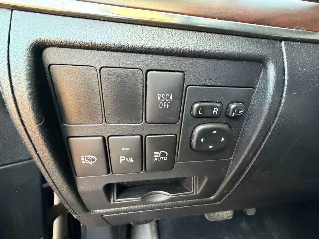 Used 2016 Toyota Land Cruiser w/ Four Season Floor Mat Package AWD/4WD image 12