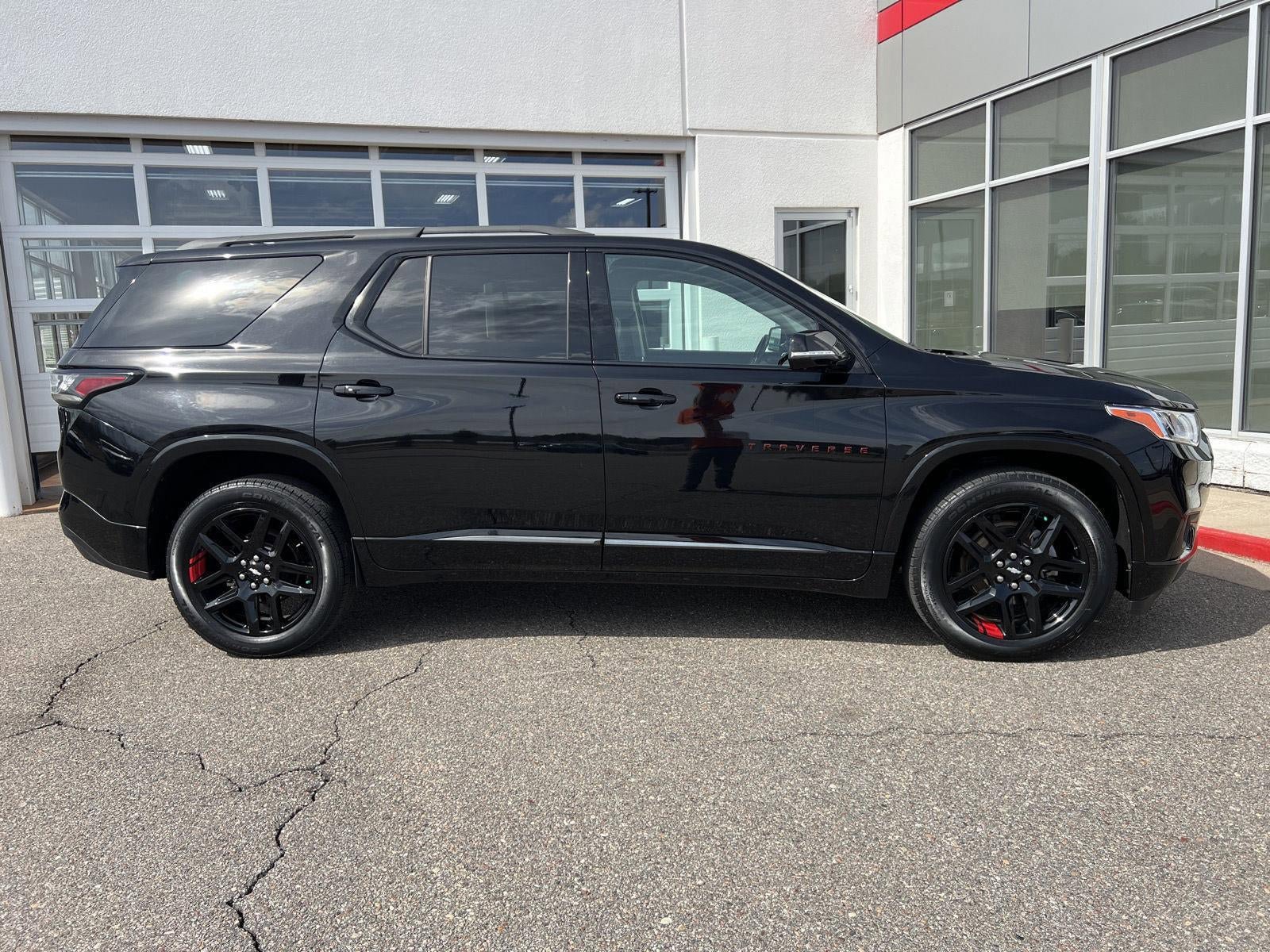 Used 2020 Chevrolet Traverse Premier w/ Redline Edition AWD/4WD image 9
