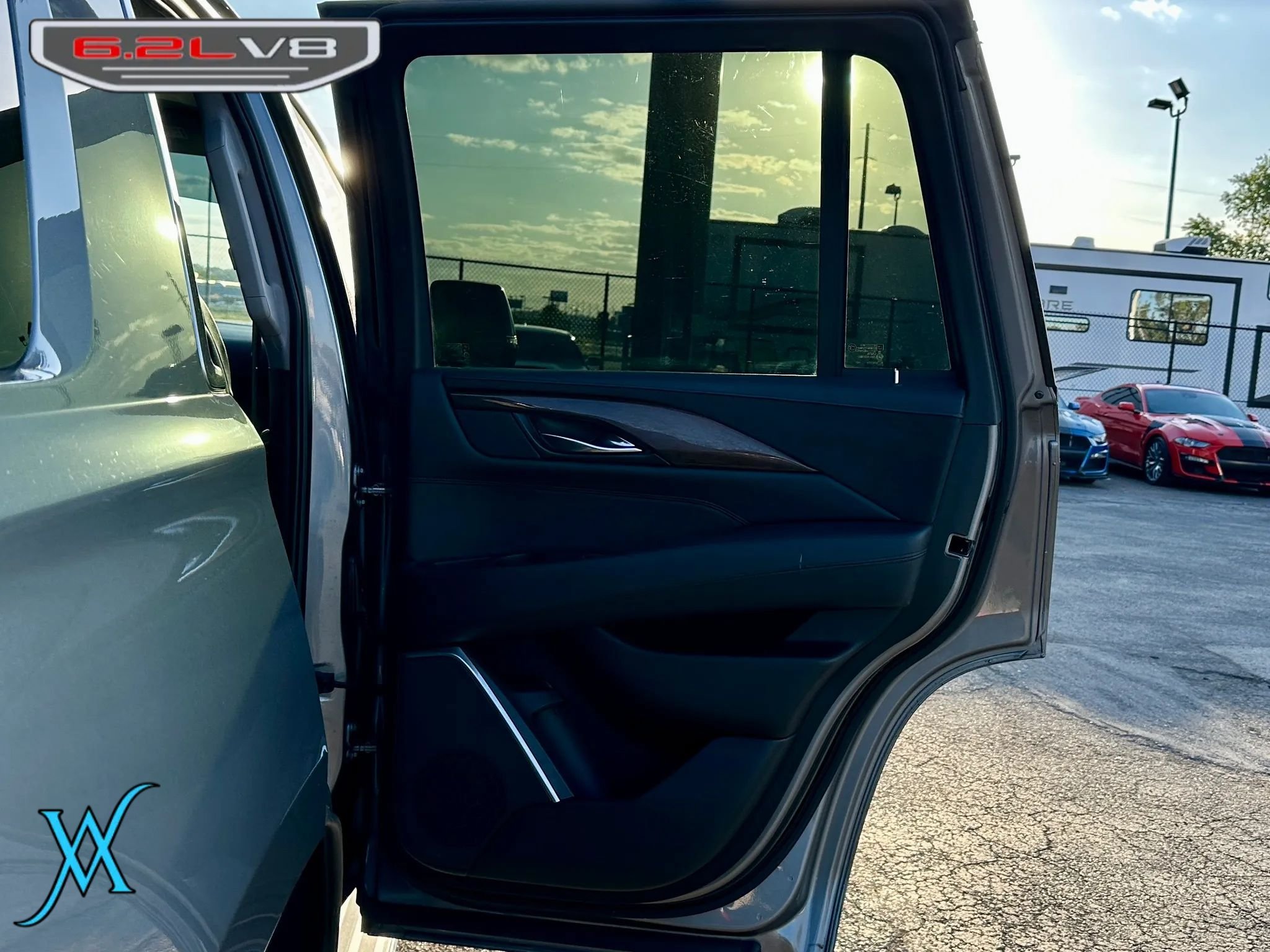 Used 2020 Cadillac Escalade Luxury AWD/4WD image 25