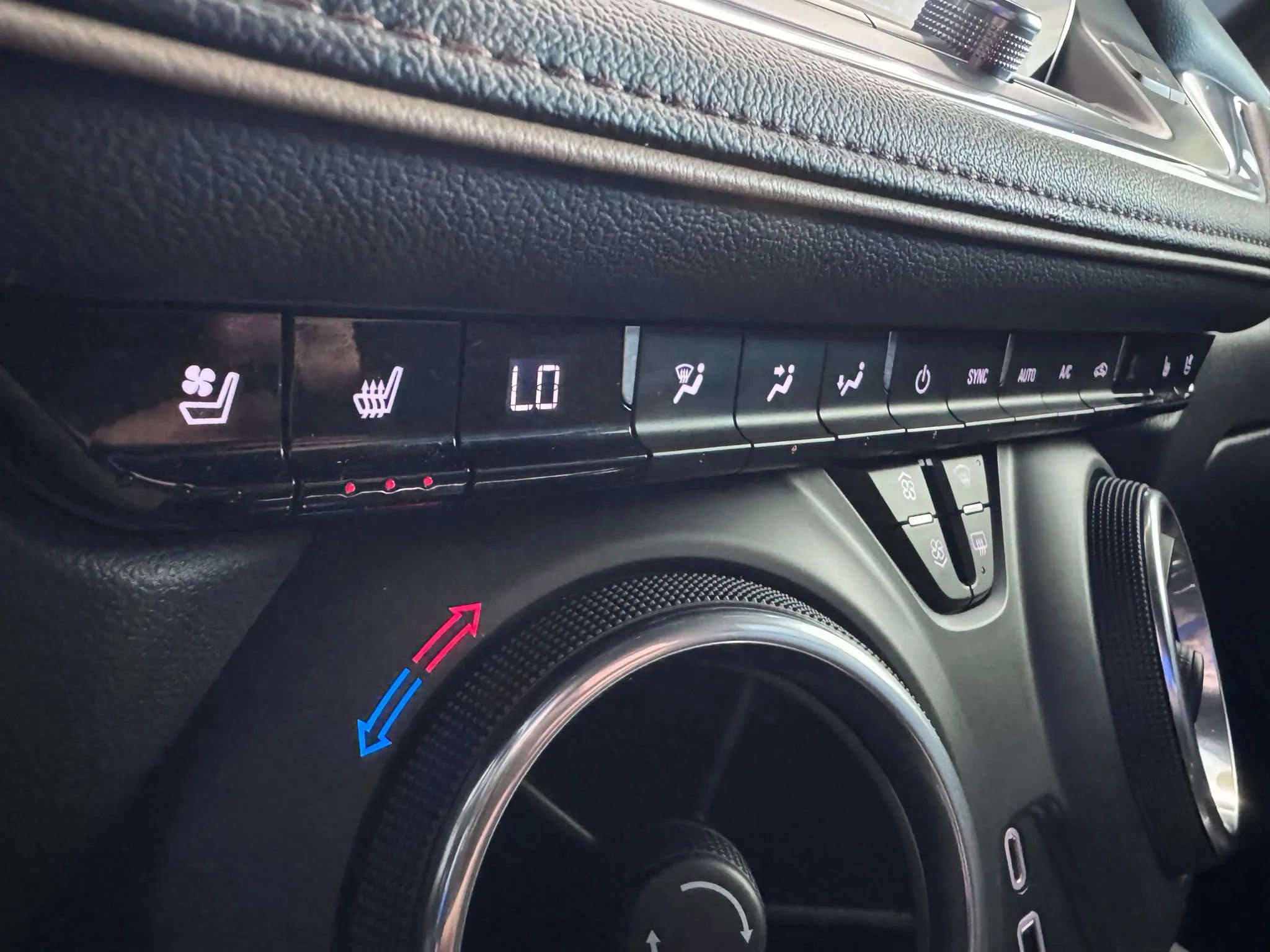 Used 2021 Chevrolet Blazer Premier w/ LPO, Black Accent Package AWD/4WD image 35