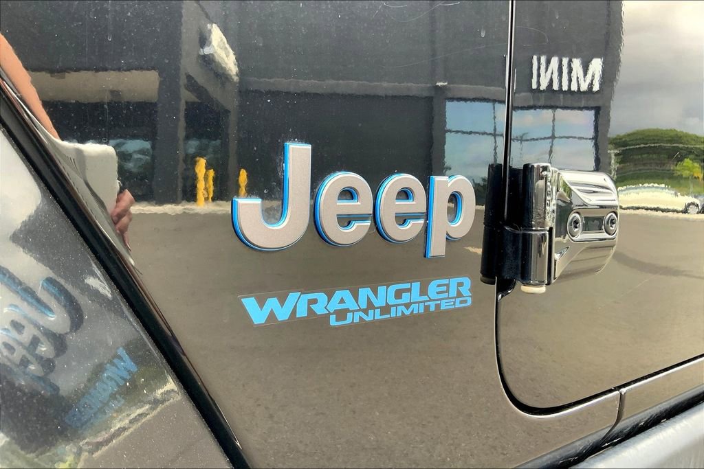 Used 2021 Jeep Wrangler Unlimited Rubicon 4xe w/ Dual Top Group image 31